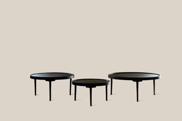 modern_metal_round_table.jpg